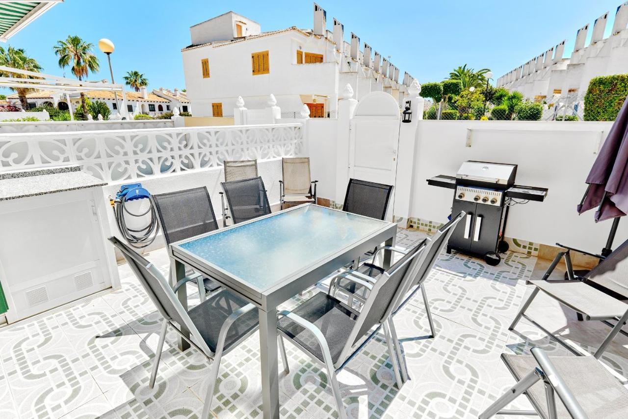 Espanhouse Sonia In La Zenia Playas De أوريويلا المظهر الخارجي الصورة
